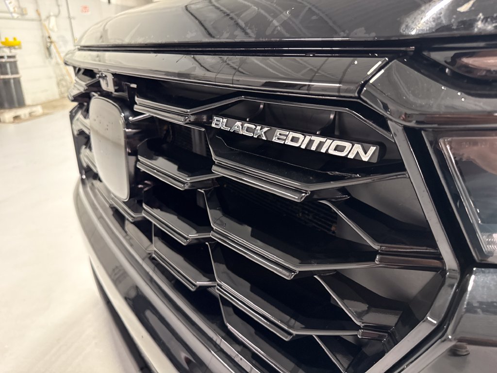 Used 2025 Honda Pilot Black Edition image 57