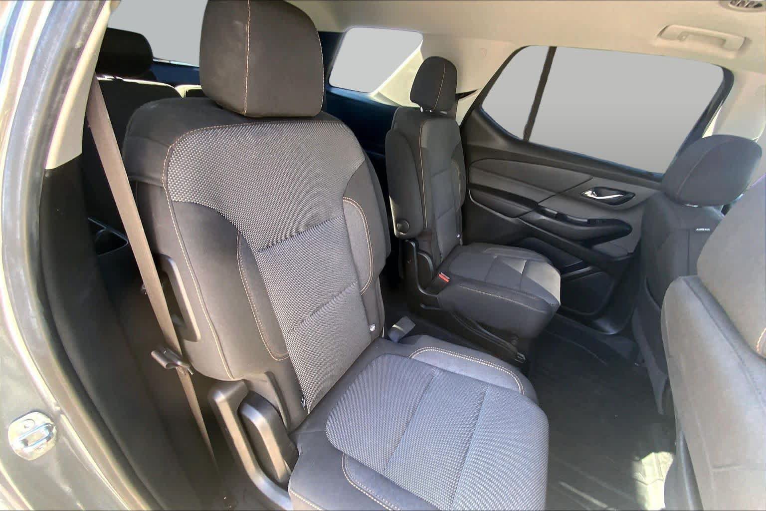 Used 2021 Chevrolet Traverse LT w/ LPO, Floor Liner Package AWD/4WD image 18
