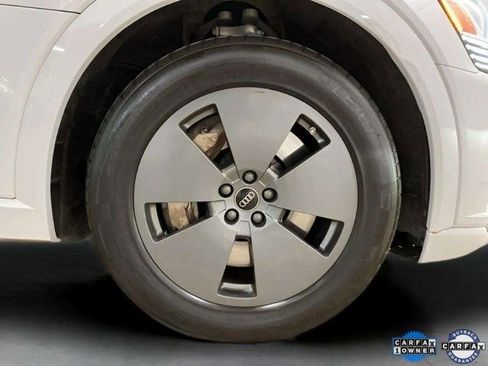 Used 2024 Audi Q8 e-tron Premium image 95