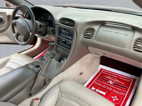 Used 2003 Chevrolet Corvette Convertible 2D w/ Preferred Equipment Group1 image 19