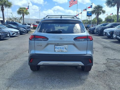 Used 2026 Toyota Corolla Cross XLE FWD image 22
