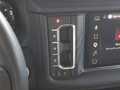 Used 2024 GMC Yukon XL Denali w/ Advanced Technology Package RWD image 33