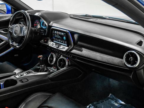 Used 2018 Chevrolet Camaro SS RWD image 17