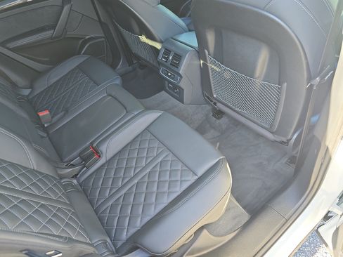 Used 2024 Audi SQ5 Premium Plus w/ Premium Plus Package AWD/4WD image 11