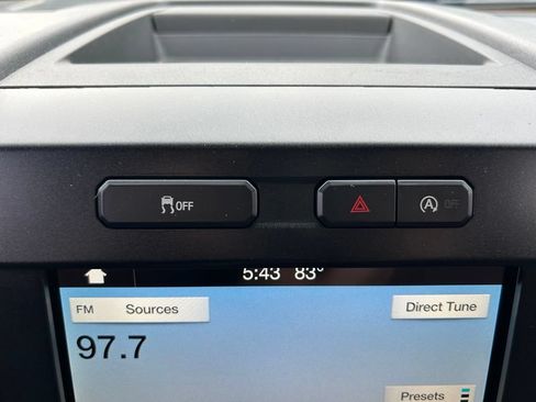 Used 2018 Ford F150 XLT w/ Equipment Group 302A Luxury AWD/4WD image 29