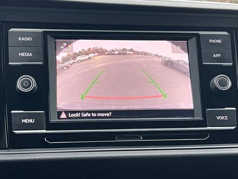 Used 2024 Volkswagen Jetta SE image 24