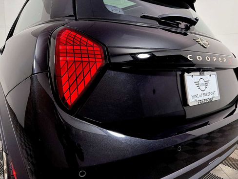 Certified 2025 MINI Cooper S image 27