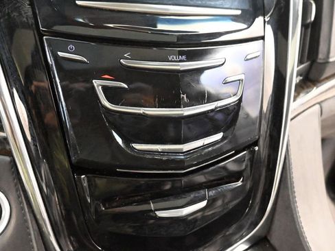 Used 2015 Cadillac Escalade Platinum image 41