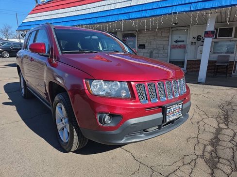 Used 2014 Jeep Compass Latitude FWD image 6