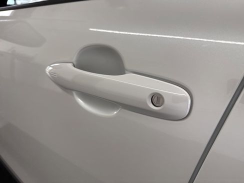 Certified 2024 Toyota Corolla Cross SE image 12