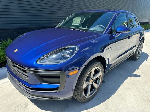 Used 2025 Porsche Macan AWD/4WD image 6