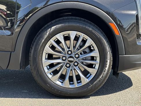 Used 2024 Cadillac XT4 Premium Luxury image 40
