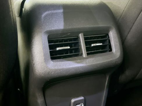 Used 2022 Chevrolet Equinox LS FWD image 13