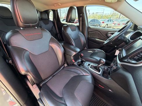 Used 2015 Jeep Cherokee Trailhawk AWD/4WD image 15
