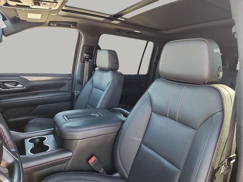 Used 2022 Chevrolet Suburban RST w/ Luxury Package AWD/4WD image 14