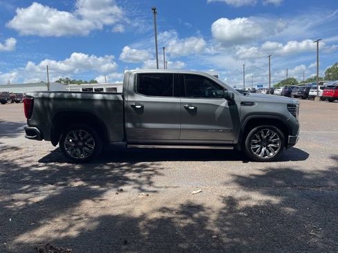 Used 2023 GMC Sierra 1500 Denali w/ Denali Reserve Package AWD/4WD image 6