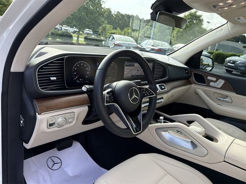 Certified 2025 Mercedes-Benz GLE 450e 4MATIC image 10