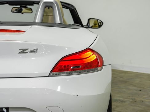 Used 2011 BMW Z4 sDrive30i w/ Premium Pkg RWD image 41