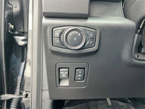 Used 2018 Ford F150 XLT w/ Equipment Group 302A Luxury image 17