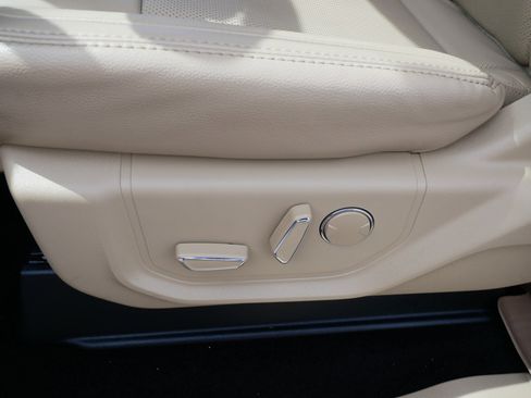 Used 2019 Ford F350 Lariat w/ Lariat Value Package image 20