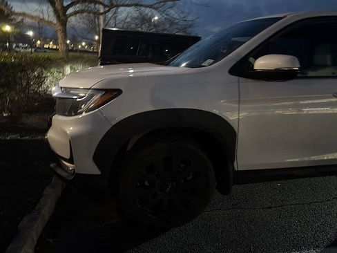 Used 2023 Honda Passport EX-L image 4