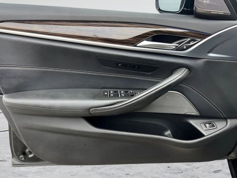 Used 2019 BMW 530i xDrive w/ Convenience Package image 34