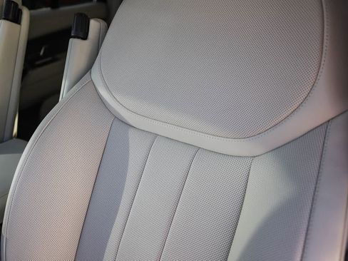 New 2026 Land Rover Range Rover SE image 23