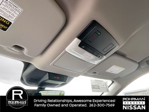 Used 2024 Nissan Rogue SV AWD/4WD image 11