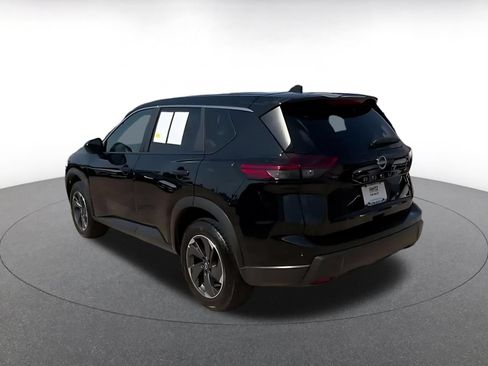 Used 2025 Nissan Rogue SV FWD image 10