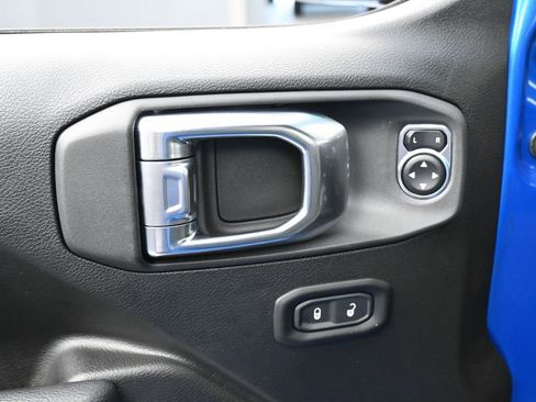 Used 2025 Jeep Wrangler Unlimited Sport AWD/4WD image 13