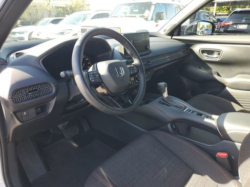 Used 2025 Honda HR-V Sport image 12