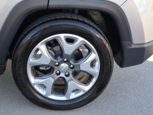 Used 2021 Jeep Compass Limited image 44