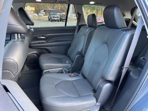 Used 2024 Toyota Grand Highlander Limited image 21