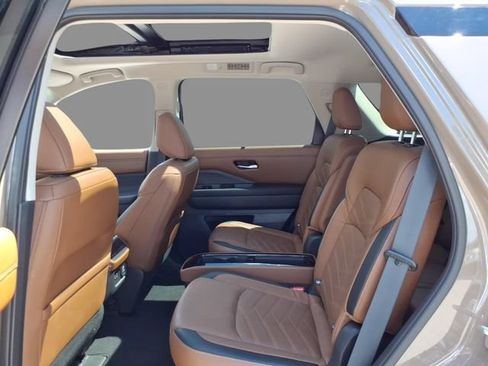 Certified 2023 Nissan Pathfinder Platinum AWD/4WD image 6
