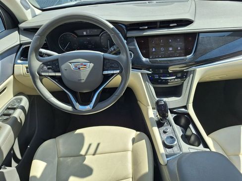 Certified 2024 Cadillac XT6 Premium Luxury image 9