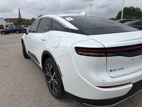 Used 2024 Toyota Crown image 8