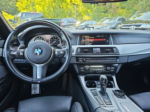 Used 2016 BMW 550i xDrive Sedan AWD/4WD image 12
