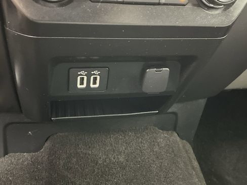 Used 2019 Ford F150 XLT w/ Equipment Group 302A Luxury AWD/4WD image 25