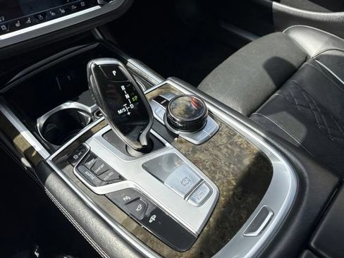 Used 2019 BMW 750i xDrive w/ Executive Package AWD/4WD image 37