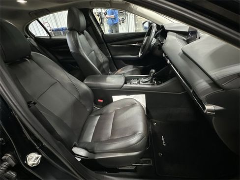 Used 2019 MAZDA MAZDA3 Sedan w/ Premium Package image 29