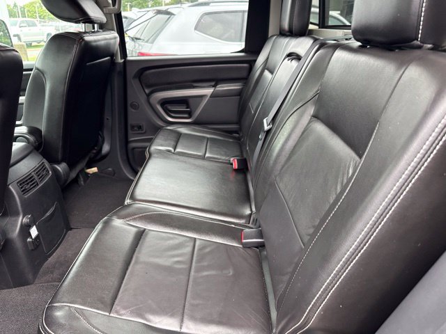 Used 2015 Nissan Titan PRO-4X w/ Pro-4x Luxury Package AWD/4WD image 9
