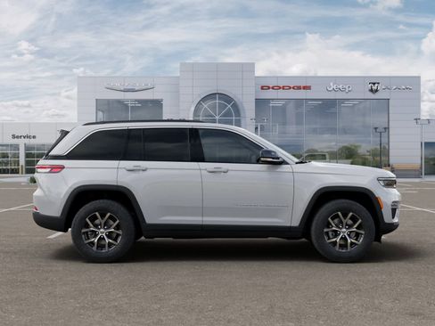 New 2025 Jeep Grand Cherokee Limited image 21
