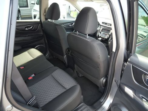 Used 2018 Nissan Rogue SV FWD image 22