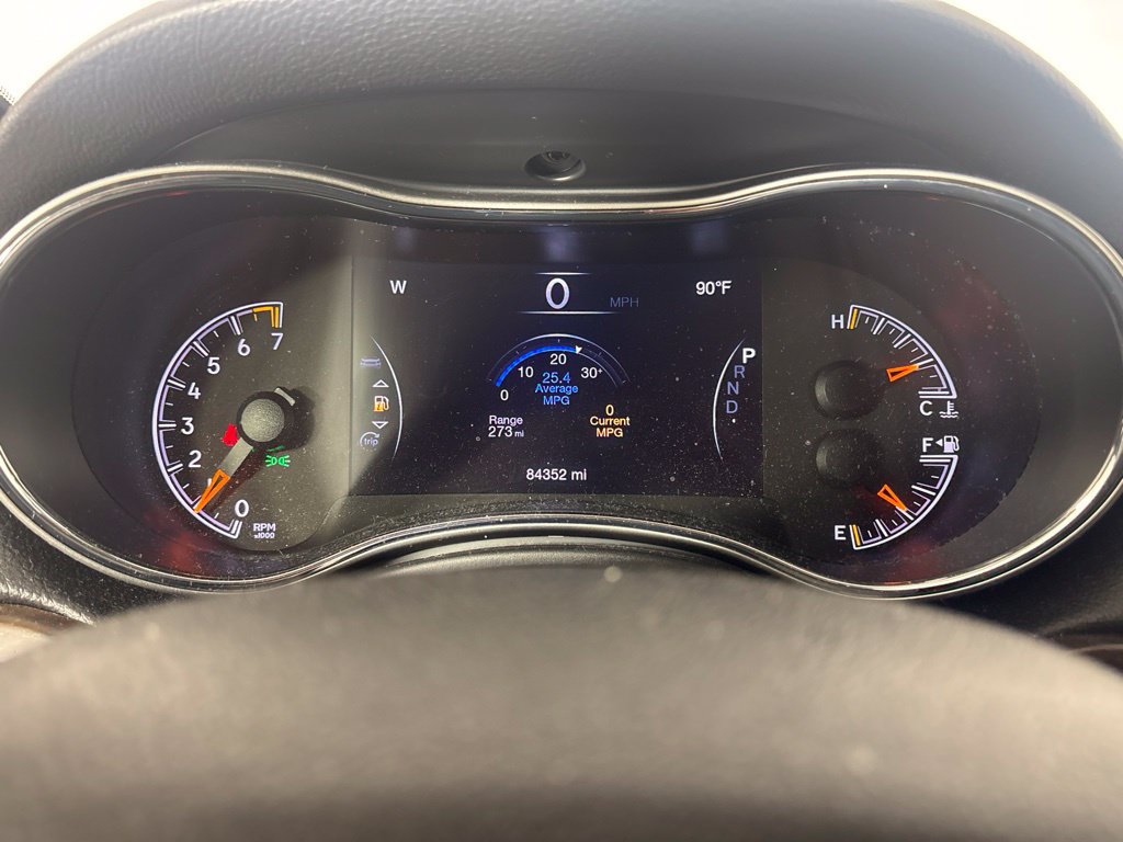 Used 2018 Jeep Grand Cherokee Laredo AWD/4WD image 22