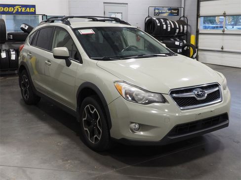 Used 2013 Subaru Crosstrek 2.0i Premium image 3