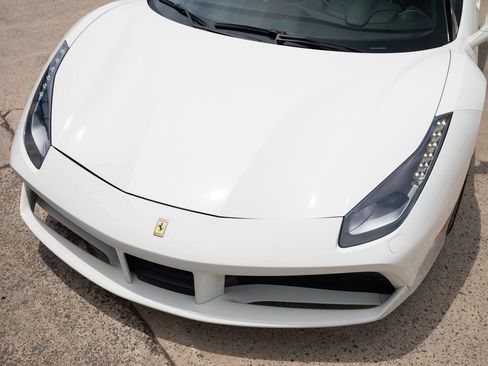 Used 2017 Ferrari 488 GTB RWD image 9