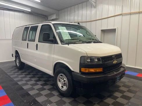 Used 2019 Chevrolet Express 2500 image 2