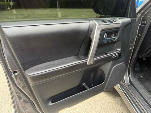 Used 2016 Toyota 4Runner Limited AWD/4WD image 26