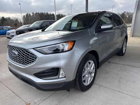 Certified 2023 Ford Edge SEL w/ Convenience Package image 3