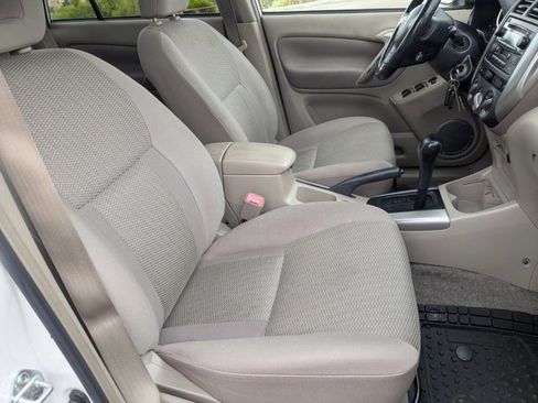 Used 2005 Toyota RAV4 2WD image 19